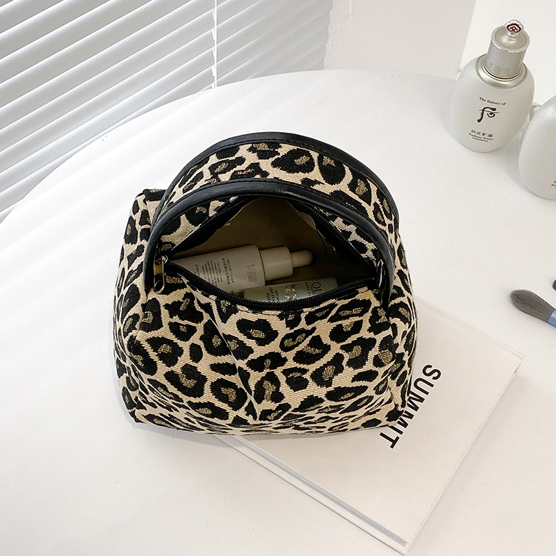Leopard Makeup Bag Luxury  Lar - đánh giá và giá Luxury Skincare & Spa